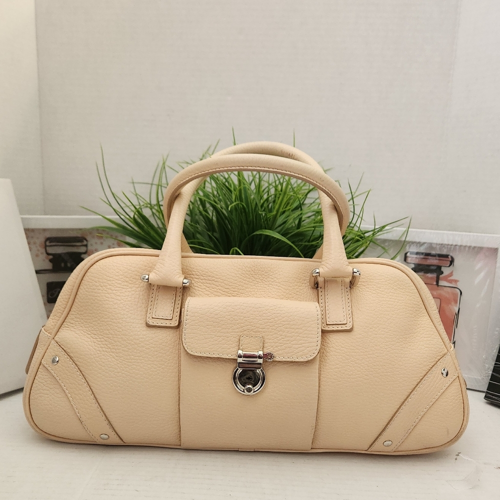 Elegant Cream Handbag Burberry 317 Lupin Bowling Bag, Beige Medium